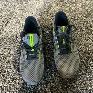 Brooks Adrenaline GTS 22 running shoes